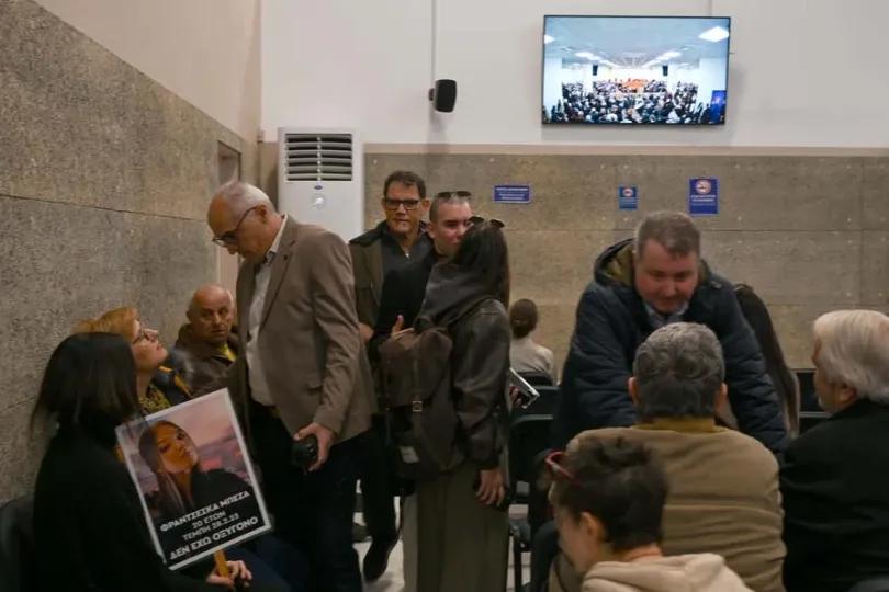 Τέμπη: Έλεγχος σε δύο κινητά και αιτήματα για κλήτευση Γεωργιάδη και Μαρκόπουλου