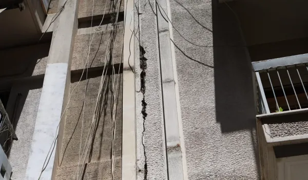 Τα κέρδη «υποσκάπτουν» πολυκατοικίες της Κυψέλης