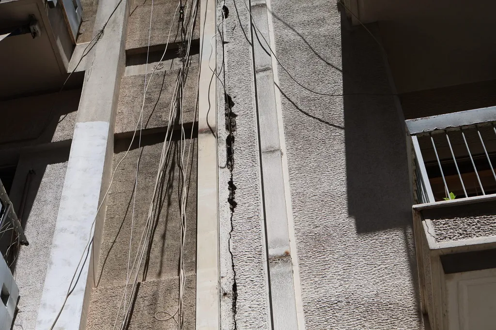 Τα κέρδη «υποσκάπτουν» πολυκατοικίες της Κυψέλης
