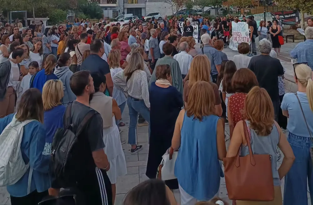 Εκατοντάδες διαδήλωσαν στην Ηγουμενίτσα για τη γυναικοκτονία της Πηνελόπης