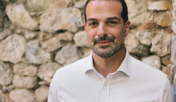Γαβριήλ Σακελλαρίδης στο Prisma Radio 91.6 Πρέβεζας: «Η κυβέρνηση παίρνει πολλά από τους πολλούς και τους επιστρέφει λίγα» – Τέσσερα άμεσα μέτρα για τα καύσιμα