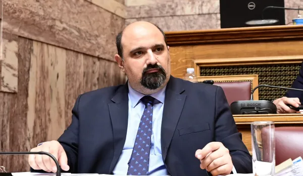 Τριαντόπουλος: Το ΠΑΣΟΚ επαναφέρει την κριτική για τη διαδικασία της Προανακριτικής