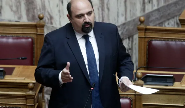 Στο Ειδικό Δικαστήριο ο Τριαντόπουλος – Αίτημα Τσίπρα για παραίτηση Φλωρίδη