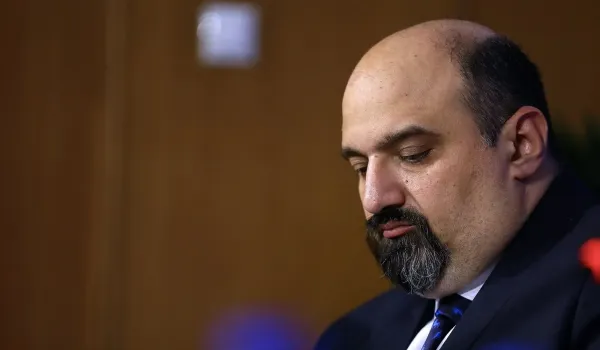 Τριαντόπουλος και Τέμπη προσθέτουν πίεση στο κυβερνητικό μέτωπο