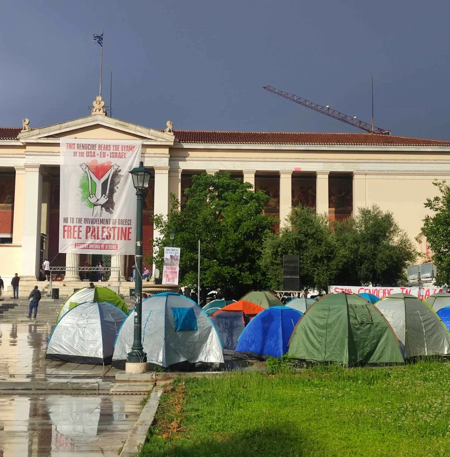 Καταυλισμός στη Μαδρίτη για τη στέγη – Επίσκεψη του Πέδρο Αλμοδόβαρ