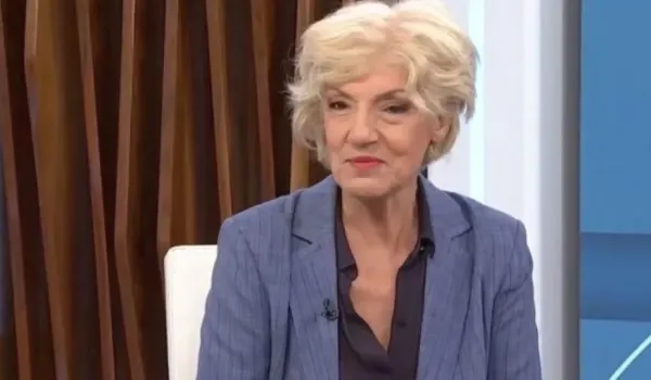 Σία Αναγνωστοπούλου: Ιστορίες καθημερινής τρέλας