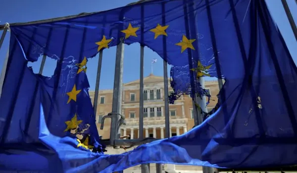 Κόμματα υποτελή στο ευρω-σφαγείο