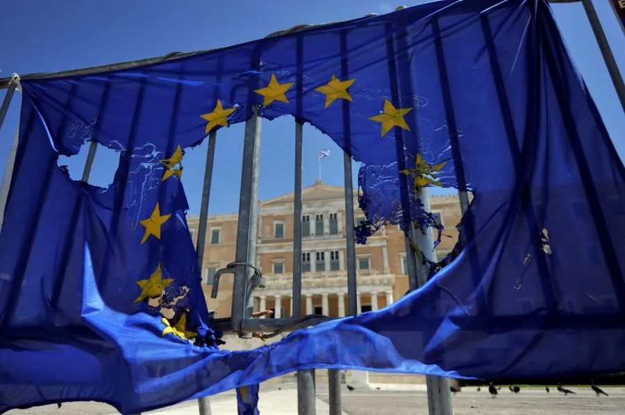 Κόμματα υποτελή στο ευρω-σφαγείο