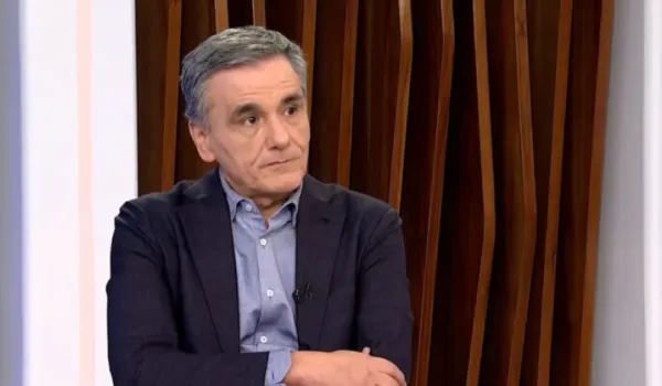 Ευκλείδης Τσακαλώτος: Ο κόσμος του δικομματισμού έχει πεθάνει