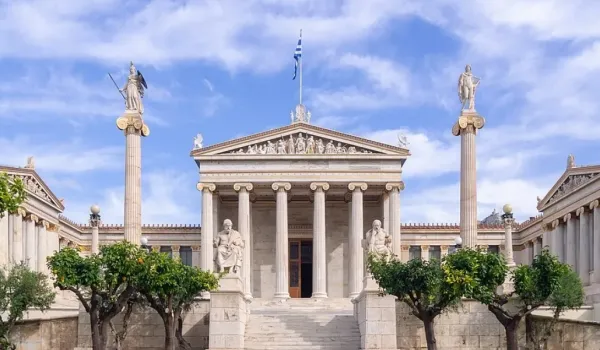 Η επετειακή συνέντευξη για την Ακαδημία Αθηνών: η αναθεώρηση να μην ενσωματώνει επιλογές της εκτελεστικής εξουσίας