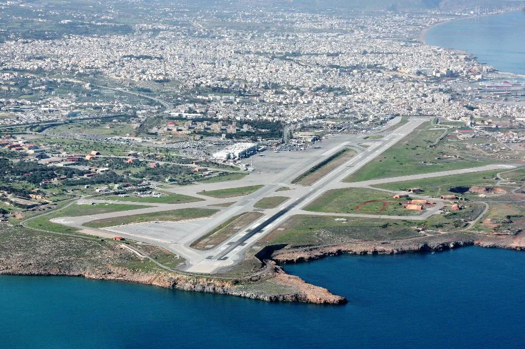 Ασφαλής αναγκαστική προσγείωση C-130 με 48 επιβαίνοντες στο Ηράκλειο