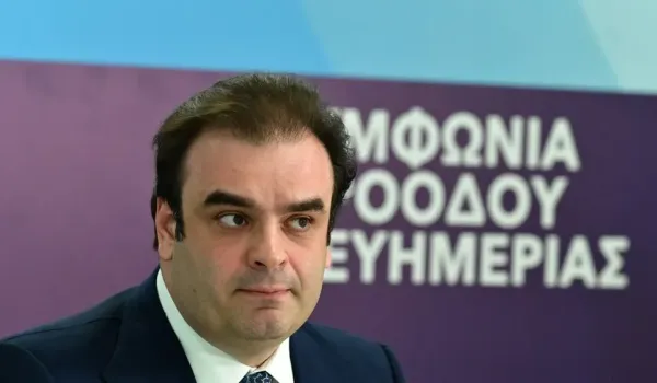 Πιερρακάκης: Καμία χώρα δεν μπορεί να ρυθμίσει μόνη της την Τεχνητή Νοημοσύνη