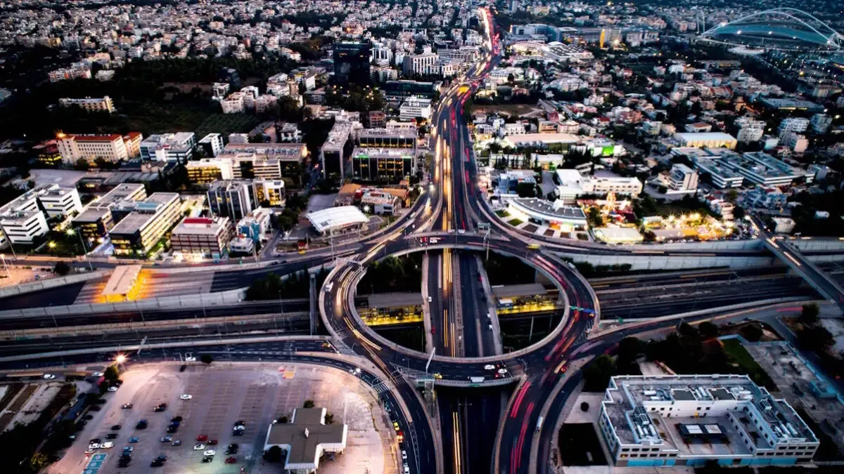 Καθυστερήσεις άνω των 45 λεπτών στην Αττική Οδό και μποτιλιάρισμα στον Κηφισό