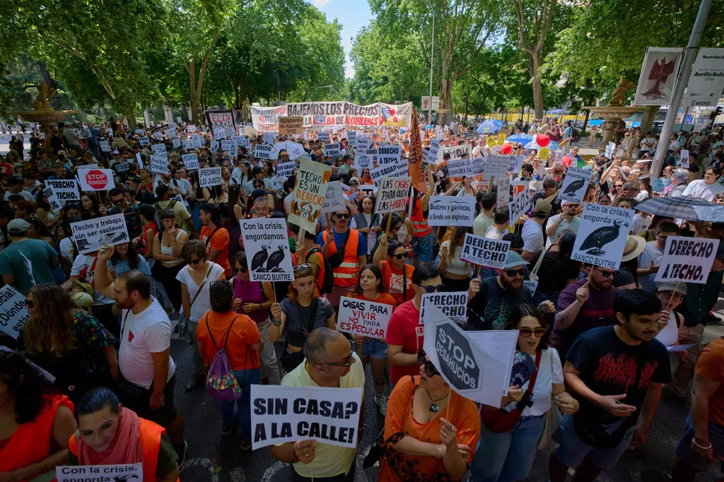 Στέγη στην Ισπανία και σχολεία στη Γαλλία κινητοποιούν τη νεολαία