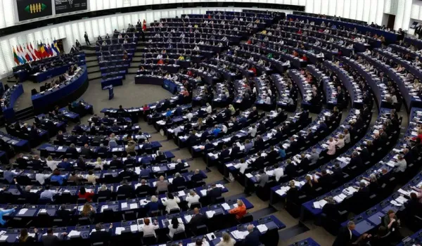 Το Ευρωπαϊκό Κοινοβούλιο ενέκρινε κανόνες για επιστροφές εισιτηρίων σε 14 ημέρες