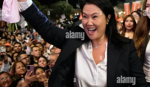 Η κυβέρνηση του Περού προτείνει περιορισμούς στην εμφάνιση μαθητών και επαναφορά του βαθμού διαγωγής