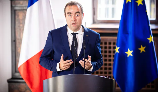 Ο Λεκορνί προαναγγέλλει νέες απαγορεύσεις κυκλοφορίας όπου χρειαστεί