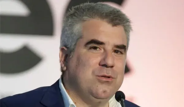 Ο Δήμος Αθηναίων λέει ότι ο αγωγός στον Κολωνό δεν είχε σήμανση φυσικού αερίου