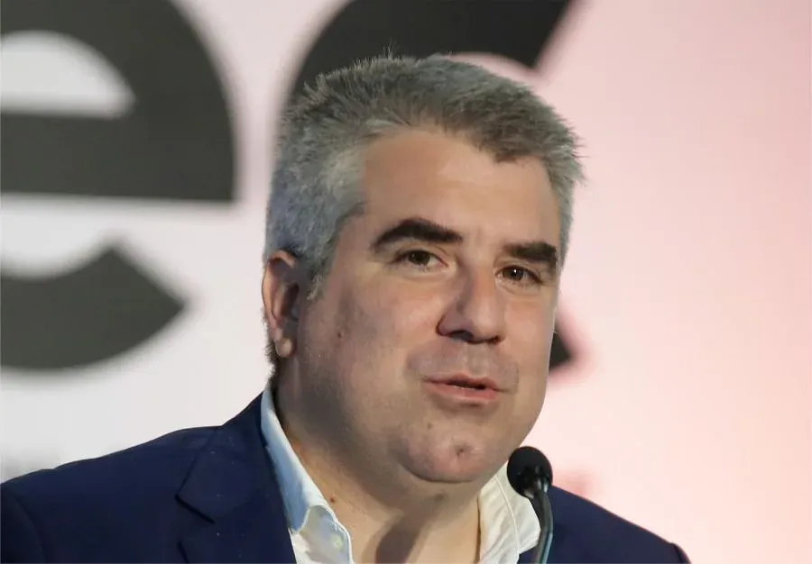 Ο Δήμος Αθηναίων λέει ότι ο αγωγός στον Κολωνό δεν είχε σήμανση φυσικού αερίου