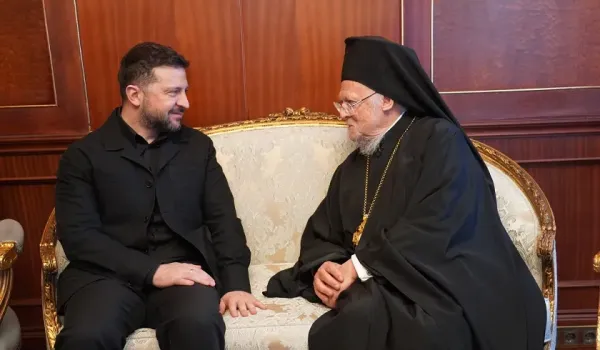 Ο Ζελένσκι προειδοποιεί για «επικίνδυνη κατηφόρα» αν δεν αντισταθεί στον Τραμπ