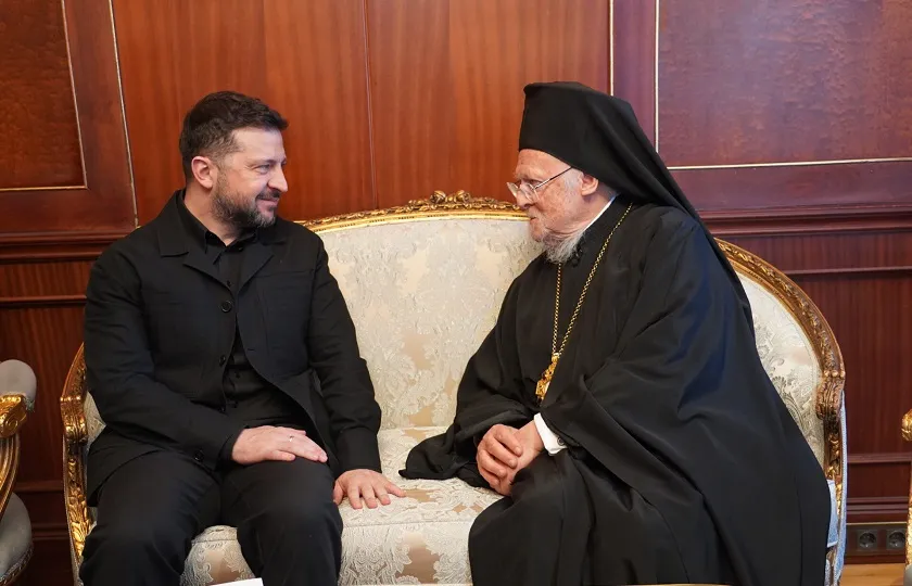 Ο Ζελένσκι προειδοποιεί για «επικίνδυνη κατηφόρα» αν δεν αντισταθεί στον Τραμπ