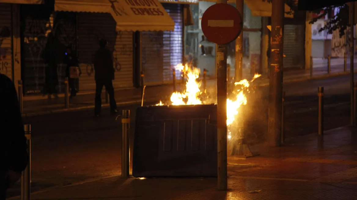 Δύο συλλήψεις μετά από επεισόδια στα Εξάρχεια