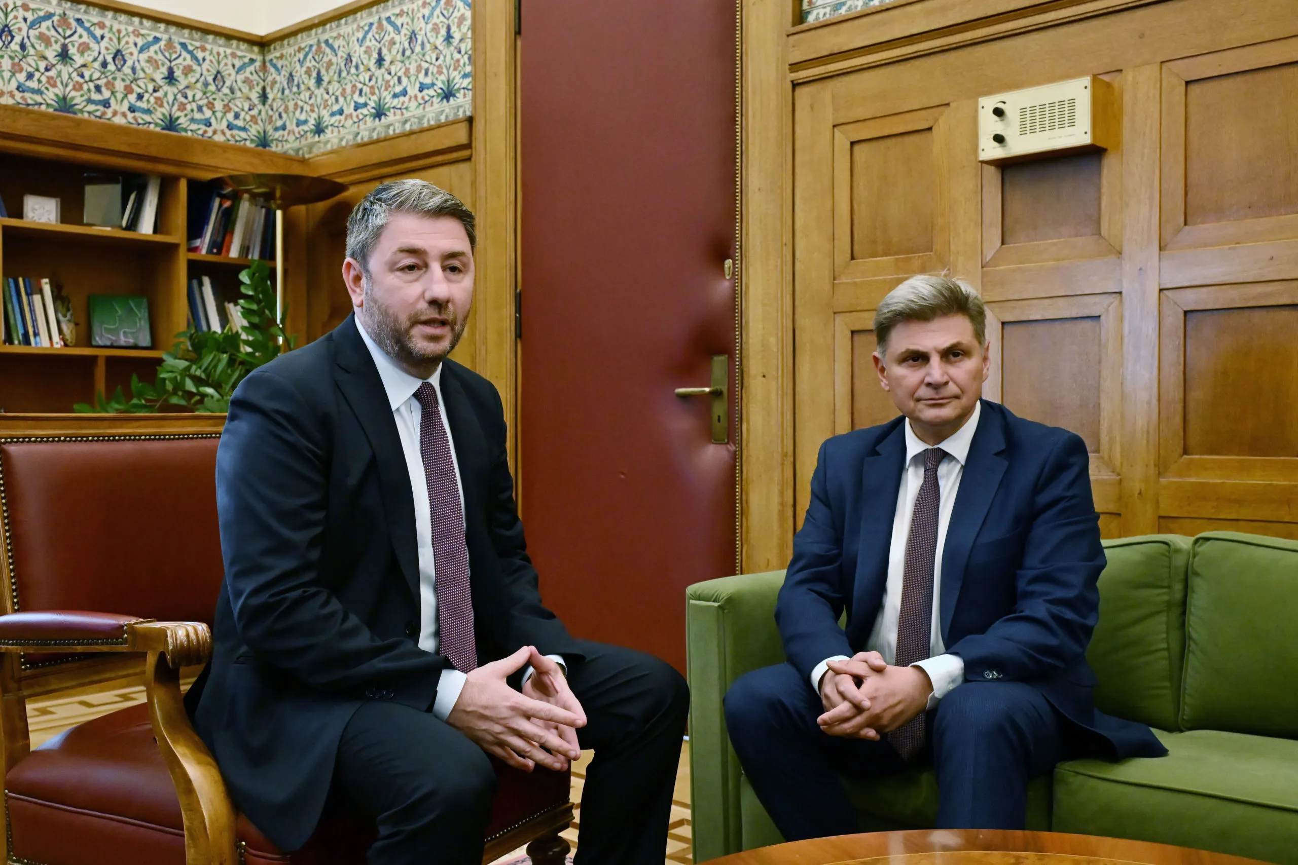 Φαραντούρης ζητά αλλαγή εξωτερικής πολιτικής μετά την κύρωση του μνημονίου στη Λιβύη