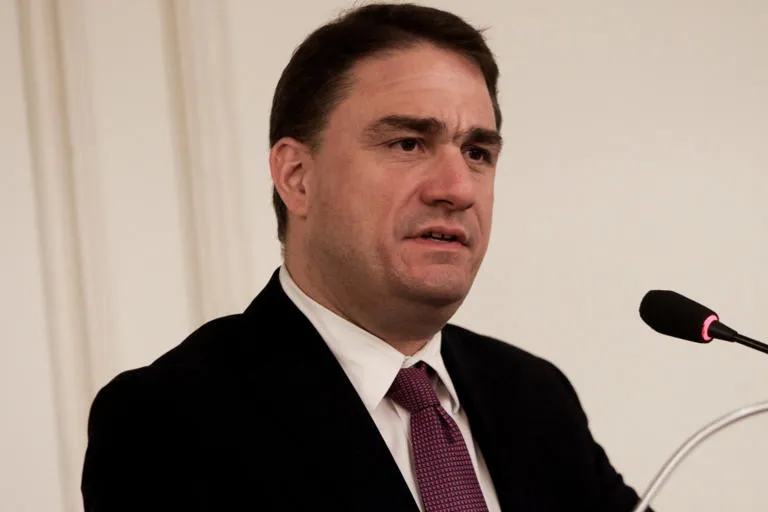 Τσουκαλάς: Η Ισπανία δείχνει, κατά το ΠΑΣΟΚ, εναλλακτική για τη στέγη και το ιδιωτικό χρέος