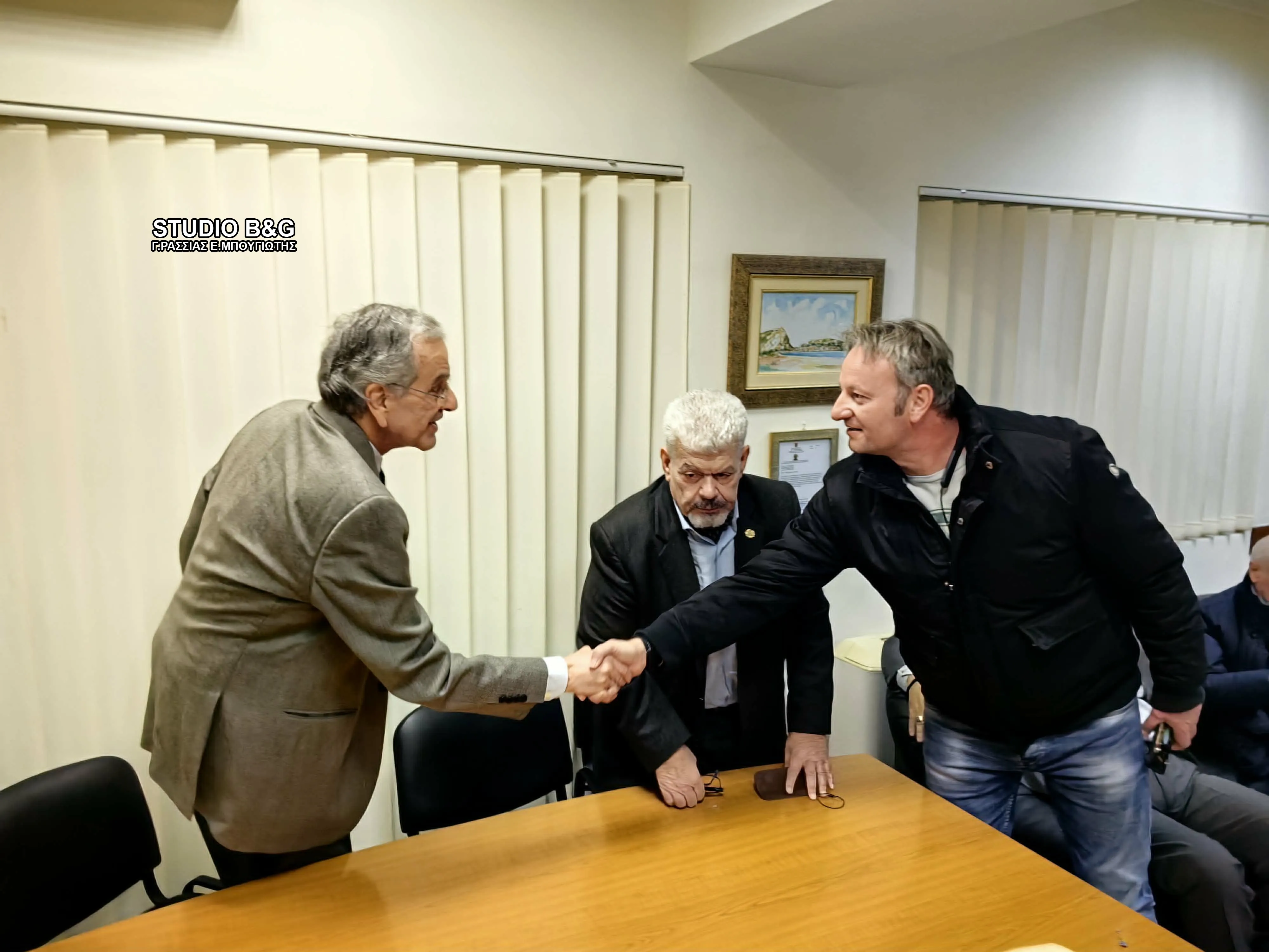 Ο Σαμαράς υποστηρίζει ότι μπορούν να μειωθούν οι φόροι στα καύσιμα χωρίς προηγούμενη έγκριση της ΕΕ