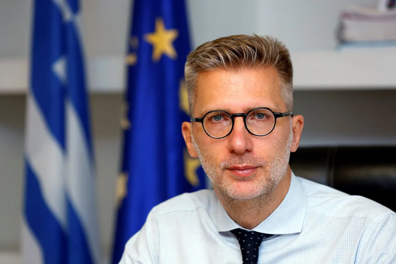 Σκέρτσος επικαλείται μέτρα σε σχολεία, αθλητισμό και ψυχική υγεία για τον ψηφιακό εθισμό