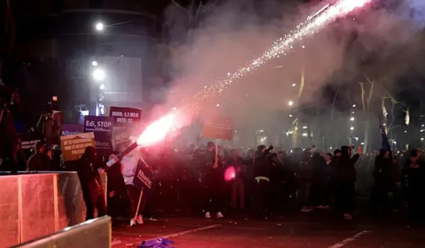Διαδηλώσεις με αίτημα την παραίτηση Ράμα κλιμακώθηκαν στα Τίρανα