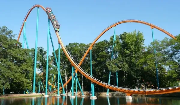 Η Six Flags ανέστειλε τη λειτουργία εννέα τρενάκια μετά τον θάνατο 42χρονου στη Τζόρτζια