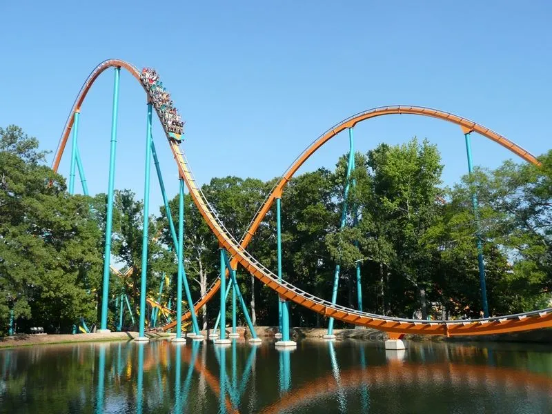Η Six Flags ανέστειλε τη λειτουργία εννέα τρενάκια μετά τον θάνατο 42χρονου στη Τζόρτζια