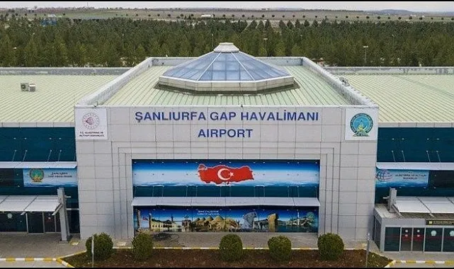 Ασφαλής απομάκρυνση επιβατών από πτήση της AJet μετά από σημείωμα για εκρηκτικά