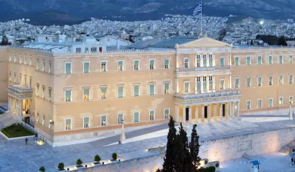ΠΑΣΟΚ: Προτείνει μειωμένο ΦΠΑ σε μικρά νησιά και ενίσχυση 50 λεπτών για αλιευτικά καύσιμα