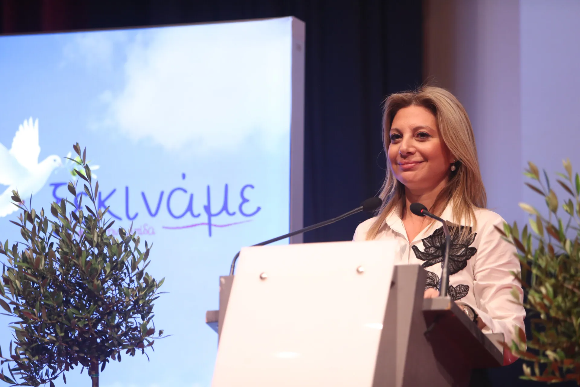 Η Καρυστιανού δηλώνει έτοιμη για πρόωρες εκλογές και επιδιώκει αυτοδυναμία