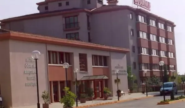 Φωτιά στην οροφή νοσοκομείου στην Κωνσταντινούπολη, απομακρύνονται ασθενείς