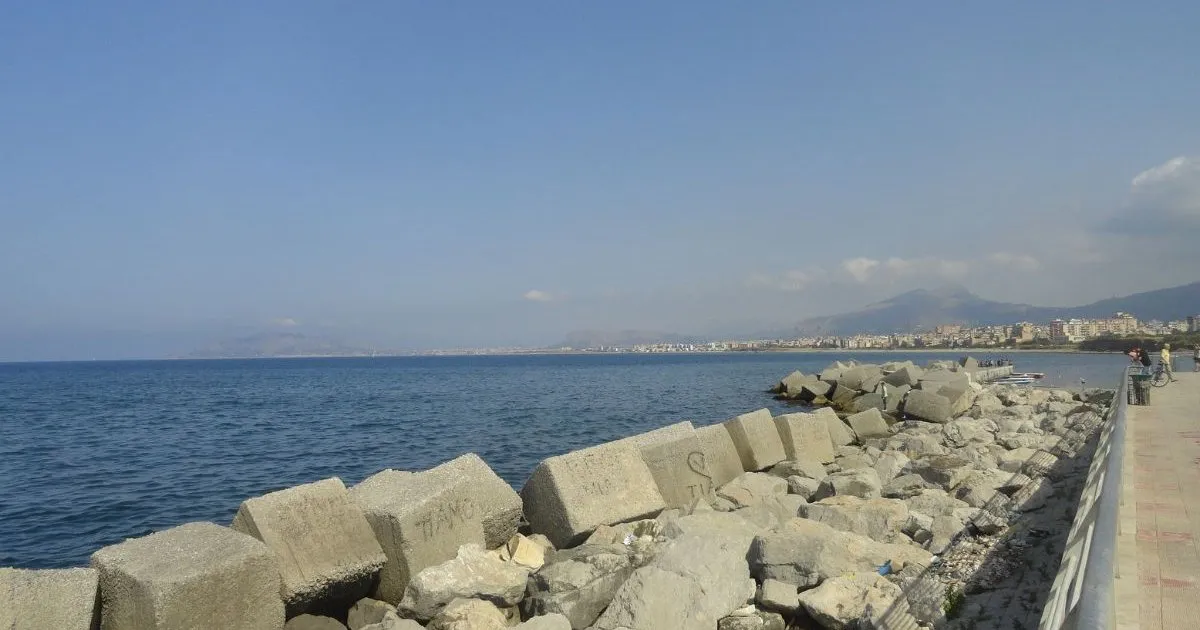 Πορτοκαλί συναγερμός για τσουνάμι στη Σικελία μετά από σεισμούς έως 5,7 Ρίχτερ