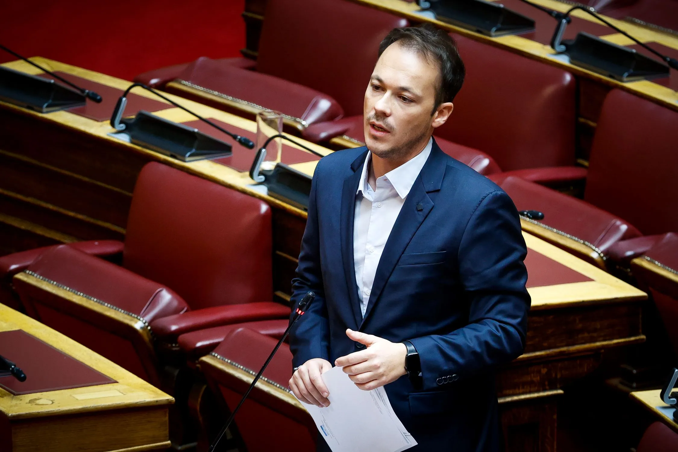 Ο Μίλτος Ζαμπάρας ανακοινώνει αποχώρηση από τη Βουλή και συνέχεια με Τσίπρα και ΕΛΑΣ