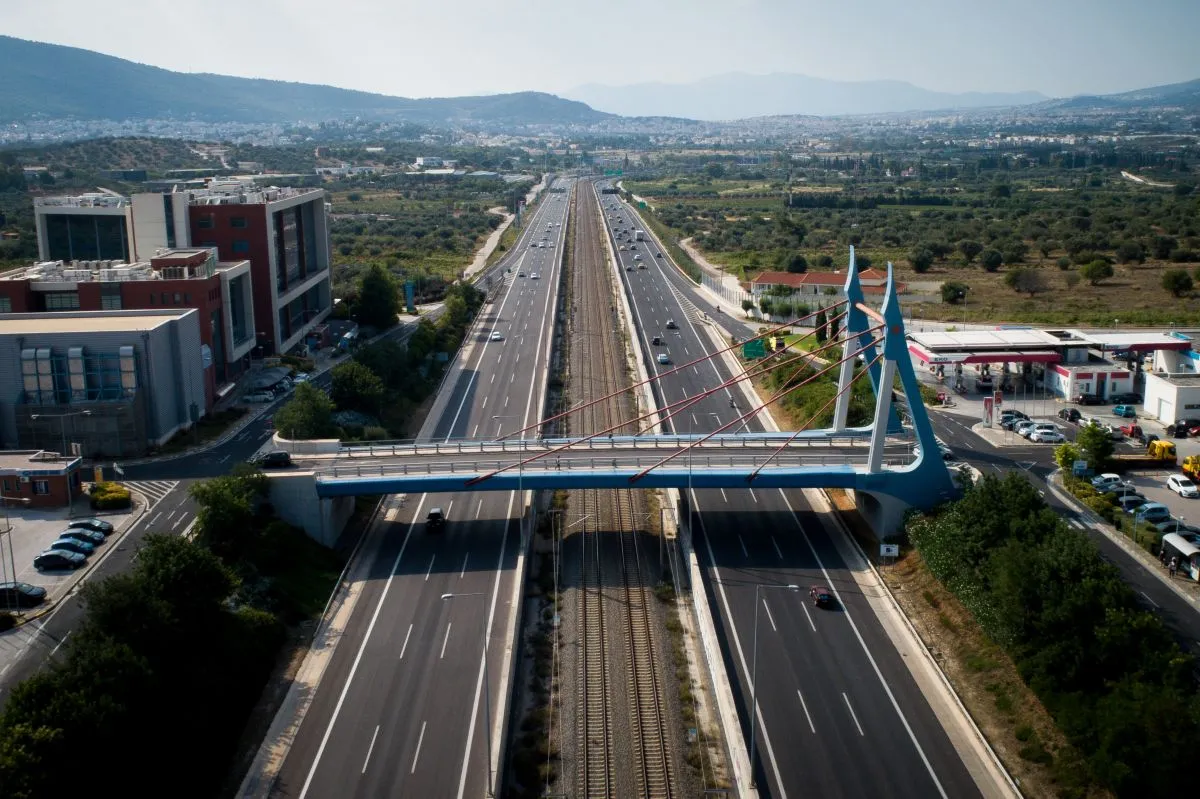 Βροχή στην Αττική: Καθυστερήσεις άνω των 30 λεπτών στην Αττική Οδό