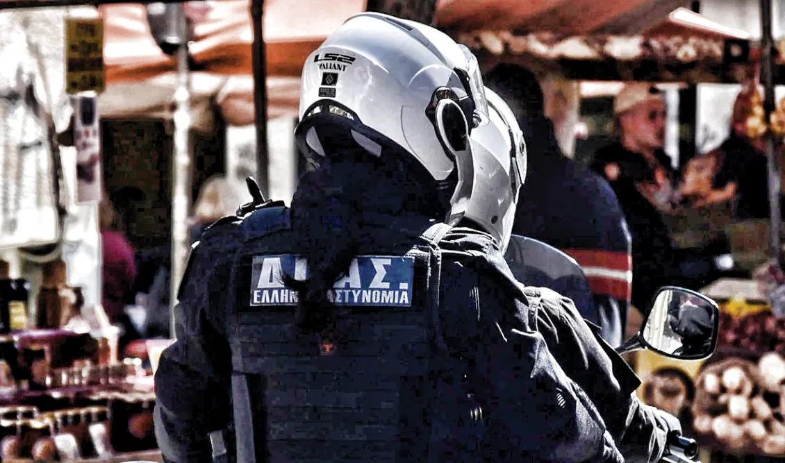 Άγιος Παντελεήμονας. Χτύπησαν ηλικιωμένο με μεταλλική βέργα και του πήραν τον σταυρό