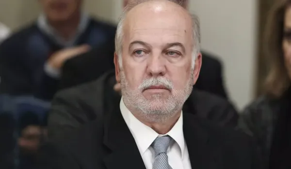 Ο Φλωρίδης υποστηρίζει ότι τα οστά που έδειξε ο Βελόπουλος ανήκουν σε ζώα