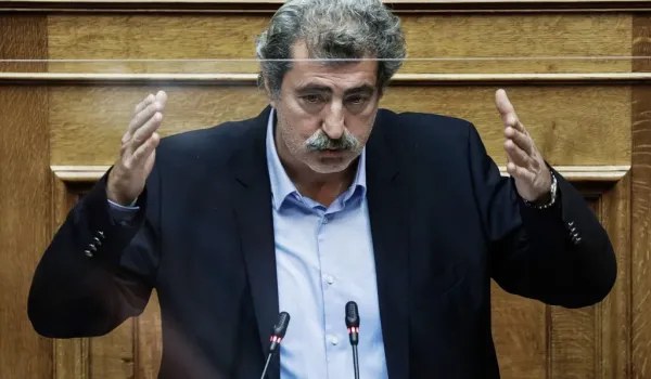 Ο Παύλος Πολάκης σχολίασε την παραίτηση Γκίλφοϊλ με φωτογραφίες Γεωργιάδη και Μητσοτάκη