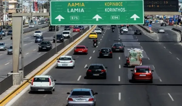 Καραμπόλα πέντε οχημάτων στον Κηφισό προκαλεί μεγάλες καθυστερήσεις