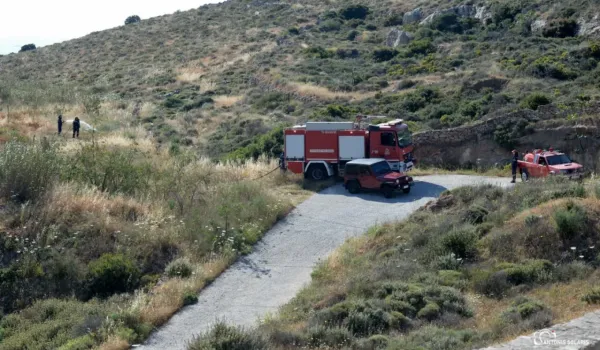 Πυροσβέστες ανέσυραν 52χρονο από πηγάδι βάθους 15 μέτρων στη Σύρο