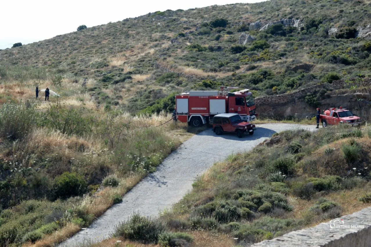 Πυροσβέστες ανέσυραν 52χρονο από πηγάδι βάθους 15 μέτρων στη Σύρο