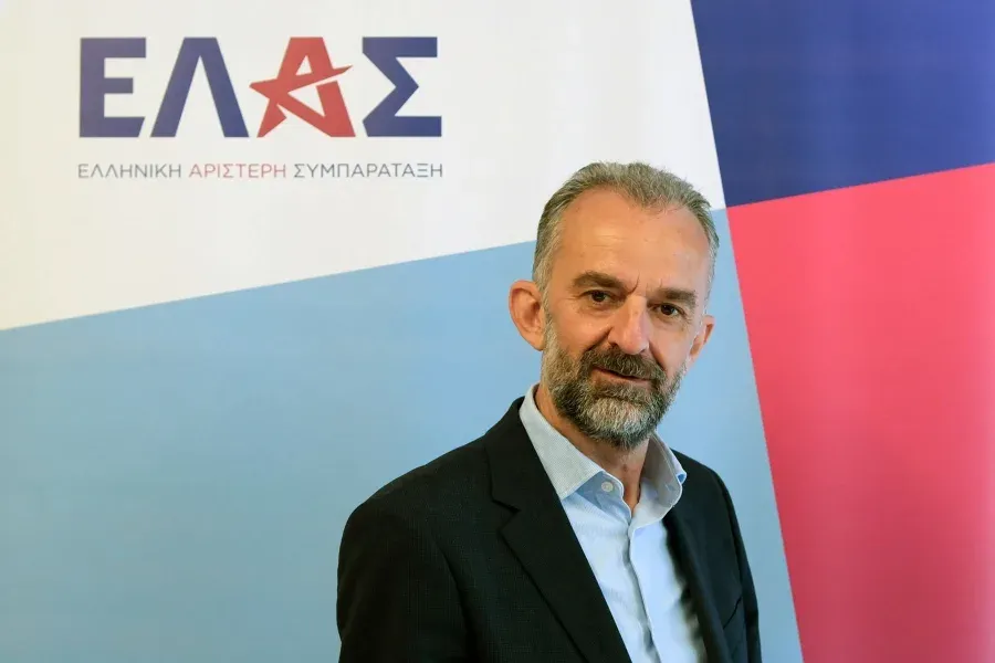 Θεοδωράκης υπέρ των ειρηνικών διαδηλώσεων και κατά κάθε μορφής βίας