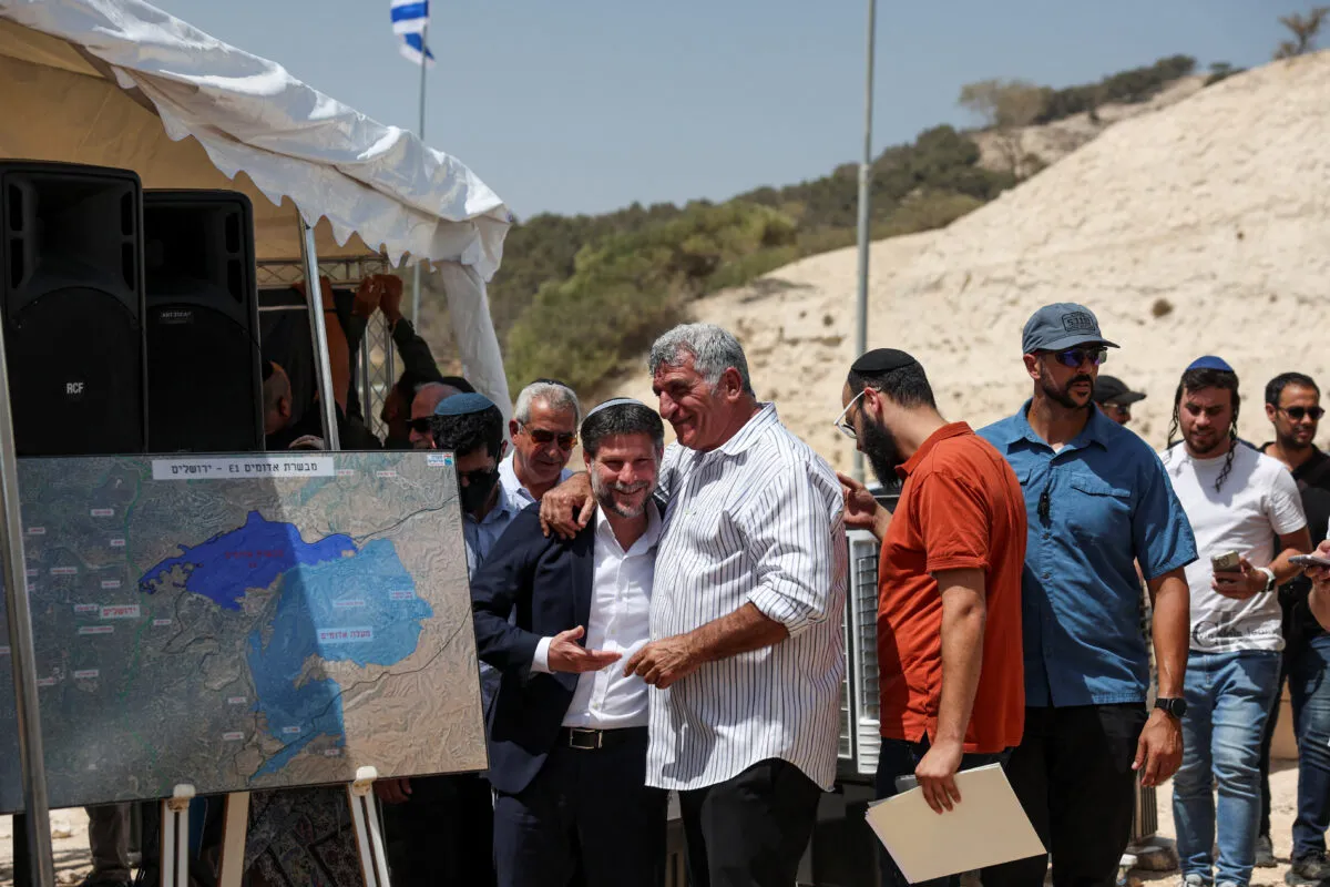 Πάνω από 500 πρώην Ευρωπαίοι αξιωματούχοι ζητούν μέτρα της ΕΕ κατά των εποικισμών
