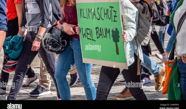 Η πρωτοβουλία Gen Z stands up καλεί σε διαδηλώσεις σε 21 γερμανικές πόλεις
