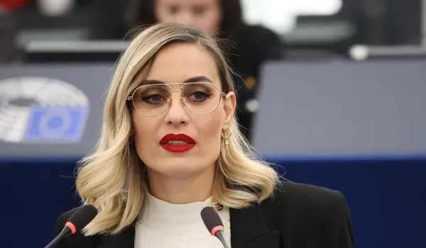 Η Ελεονώρα Μελέτη αναφέρθηκε σε εργοδότες που «εκβιάζονται» από εργαζομένους